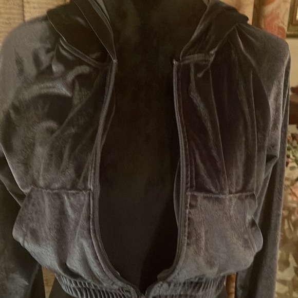 Cool Run Sweats. Color Grey. Size M. - Picture 7 of 16